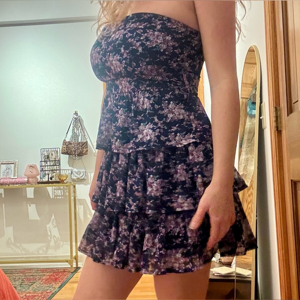 FOREVER 21 MINI NAVY DRESS W PURPLE FLORAL ACCENTS AND RUFFLES | Size Medium